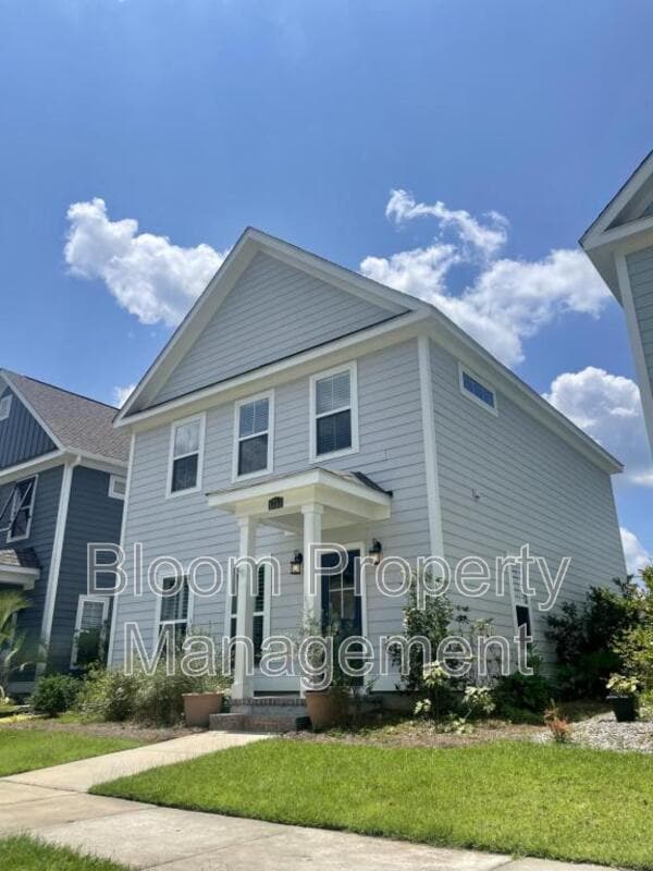 Primary Photo - 1711 Sparkleberry Ln