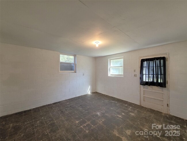 Building Photo - 9301 Gold Hill Rd
