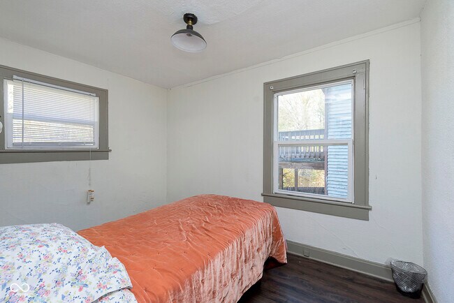 Building Photo - 2248 Nowland Ave