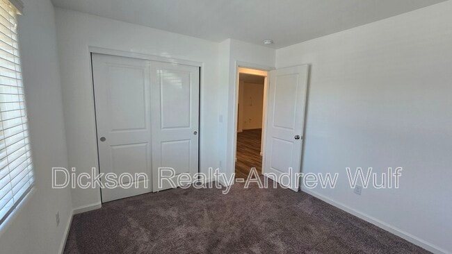 Building Photo - 677 McGill Dr