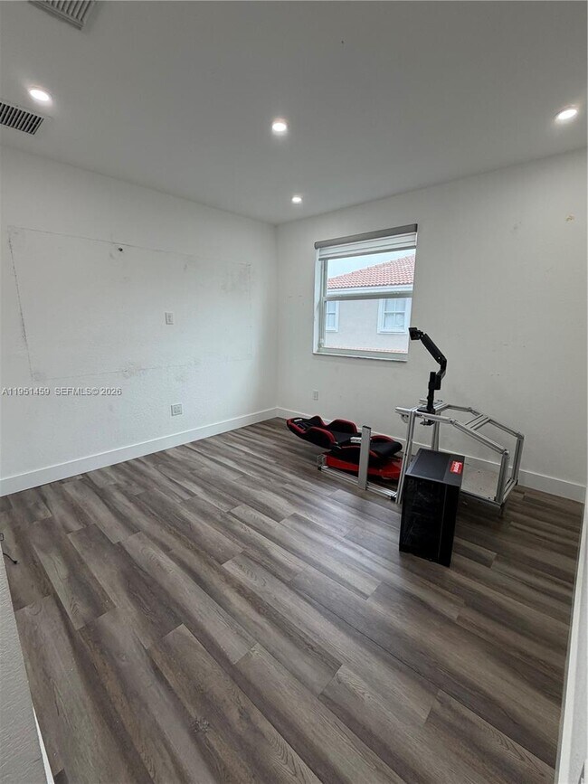 Building Photo - 8415 NW 108th Pl