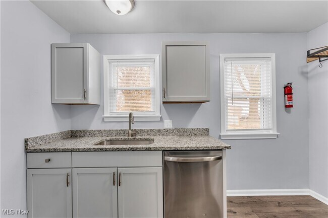 Building Photo - 19205 Pasnow Ave