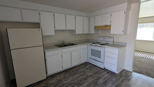 Building Photo - 307 S 300 W