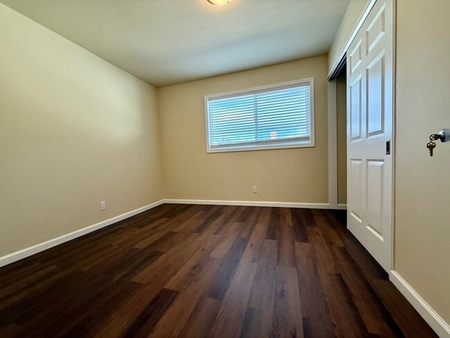 Building Photo - Beautiful, Completely Remodeled 4 Bed 2.5 Bath Fremont Home - Huge Bonus Room