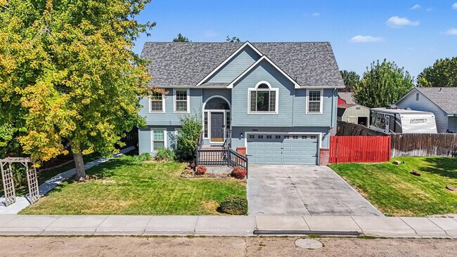 Building Photo - 7400 Newbrook Dr