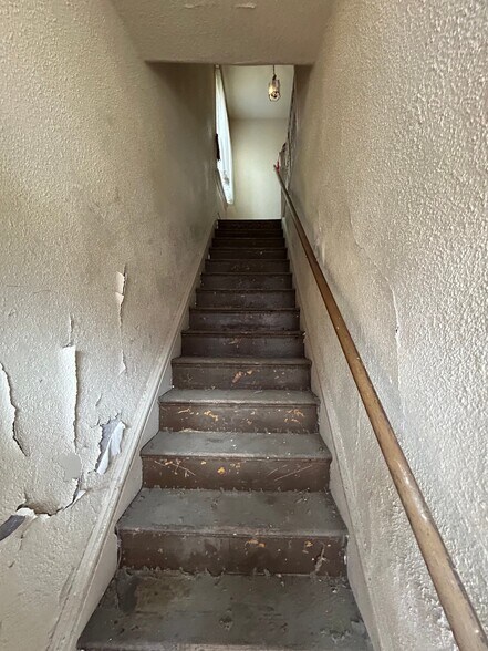 Building Photo - 5601 Lotus Ave