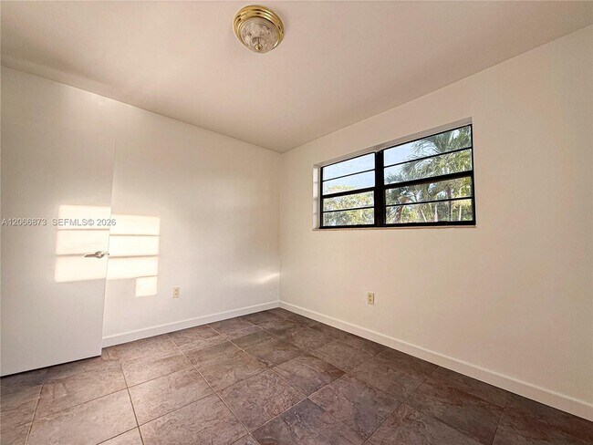 Building Photo - 7110 Custer St