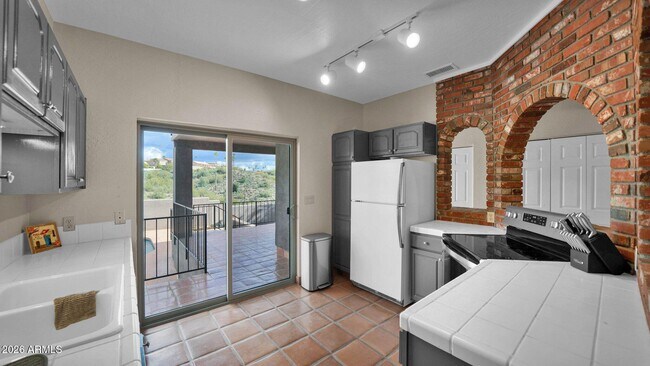 Building Photo - 10845 N Pinto Dr