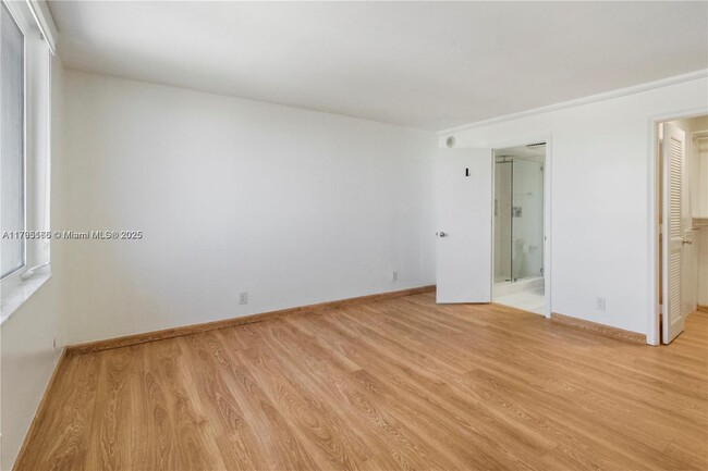 Building Photo - 3215 S Ocean Blvd