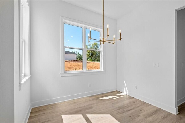 Building Photo - 2308 S 31st Pl