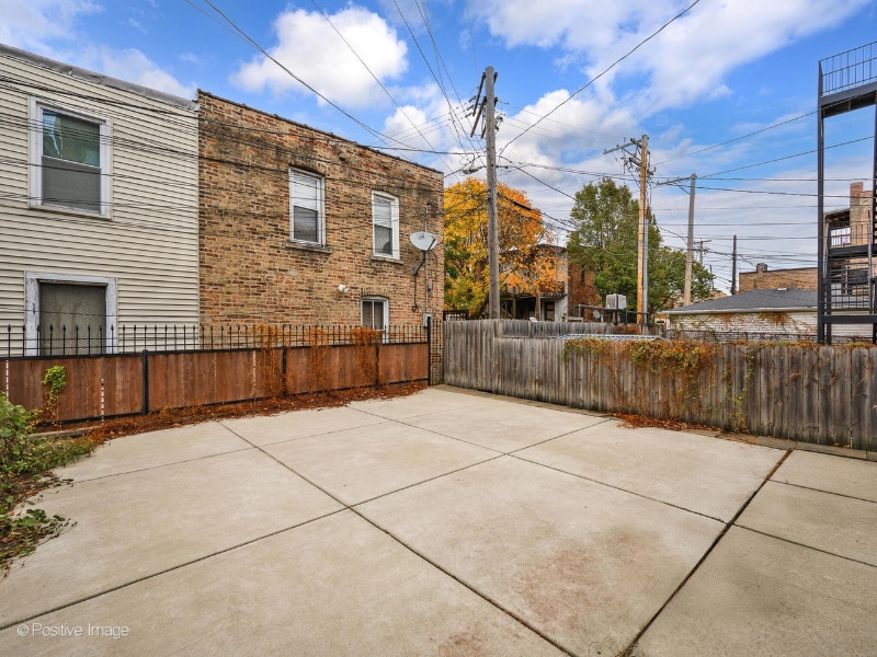 Building Photo - 2248 W Taylor St