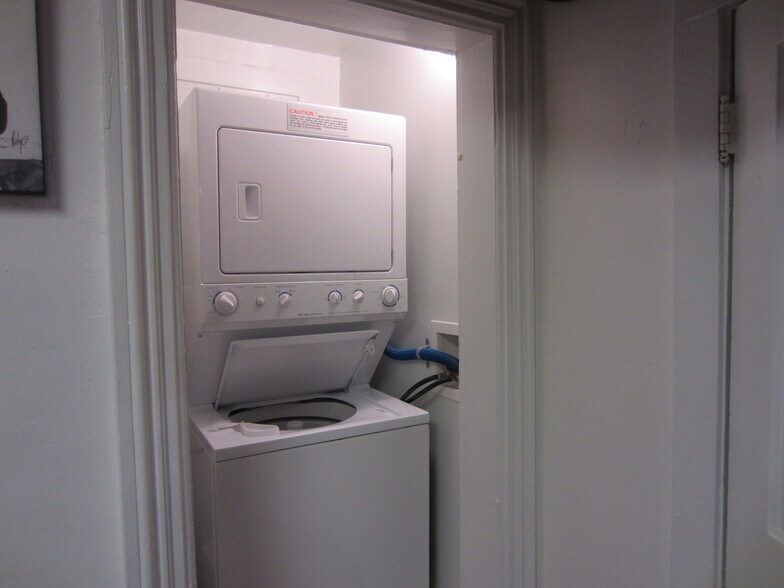 Building Photo - 728 Ohio St