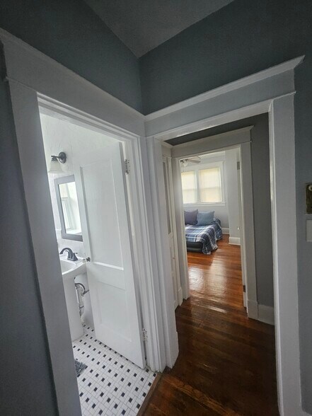 Building Photo - 6643 Blakemore St