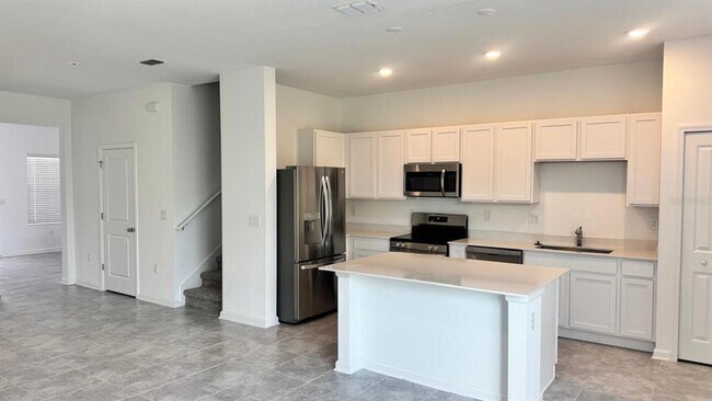 Building Photo - 2524 Skyline Lp