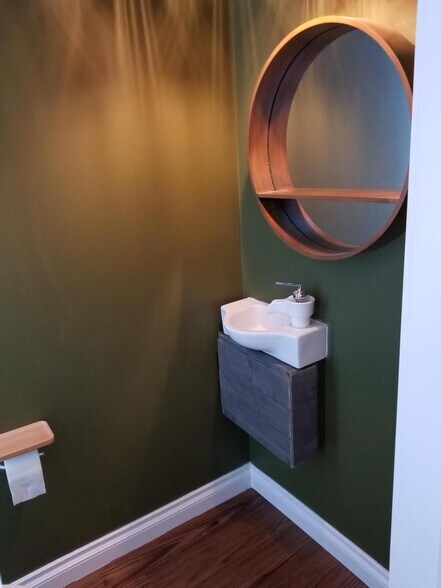 Building Photo - 1923 Pennsylvania Ave