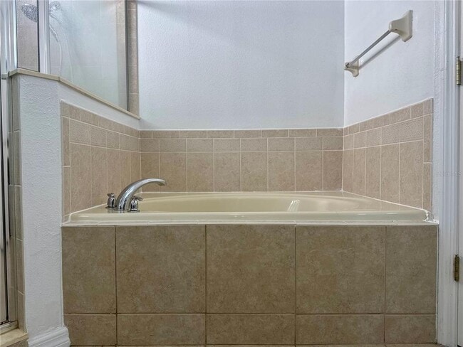 Building Photo - 16543 Cedar Run Dr