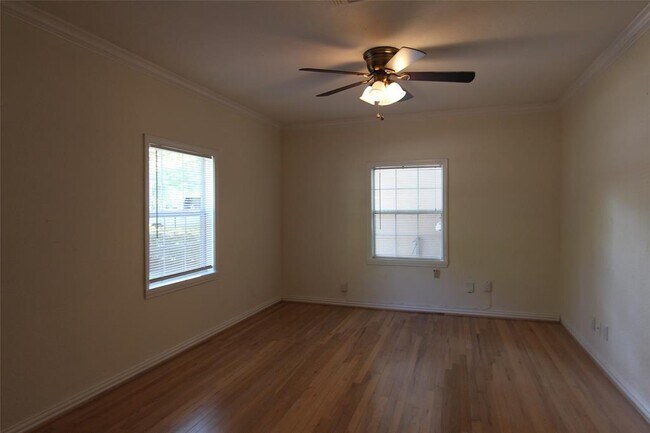 Building Photo - 6505 Sivley St