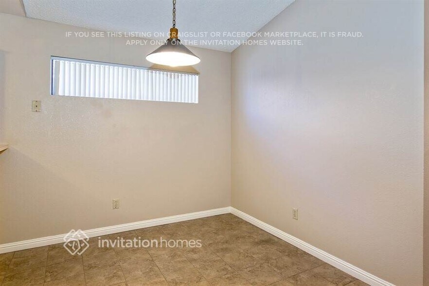 Building Photo - 11564 W Sage Dr