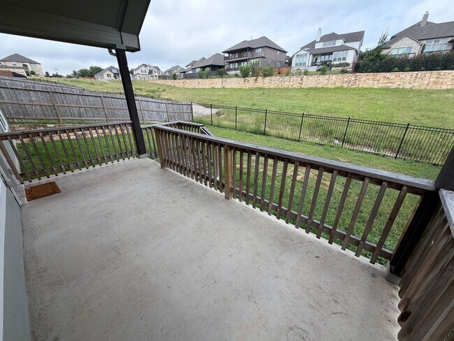 Building Photo - 3923 Gervasi
