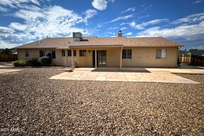 Building Photo - 9431 Serpentine Ln