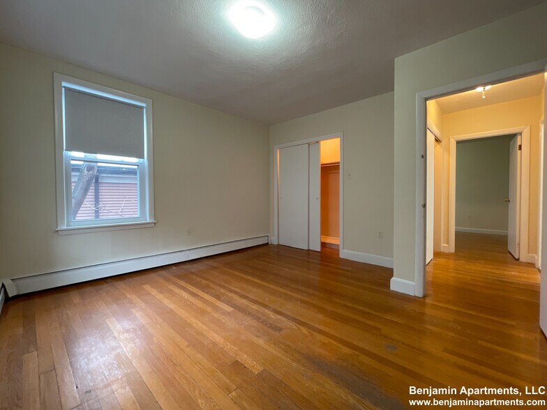 Building Photo - 300 Tappan St