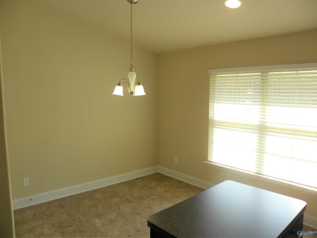 Building Photo - 202 Ashbrook Cir