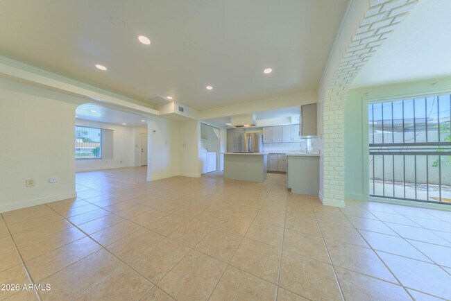 Building Photo - 4558 N 15th Ave