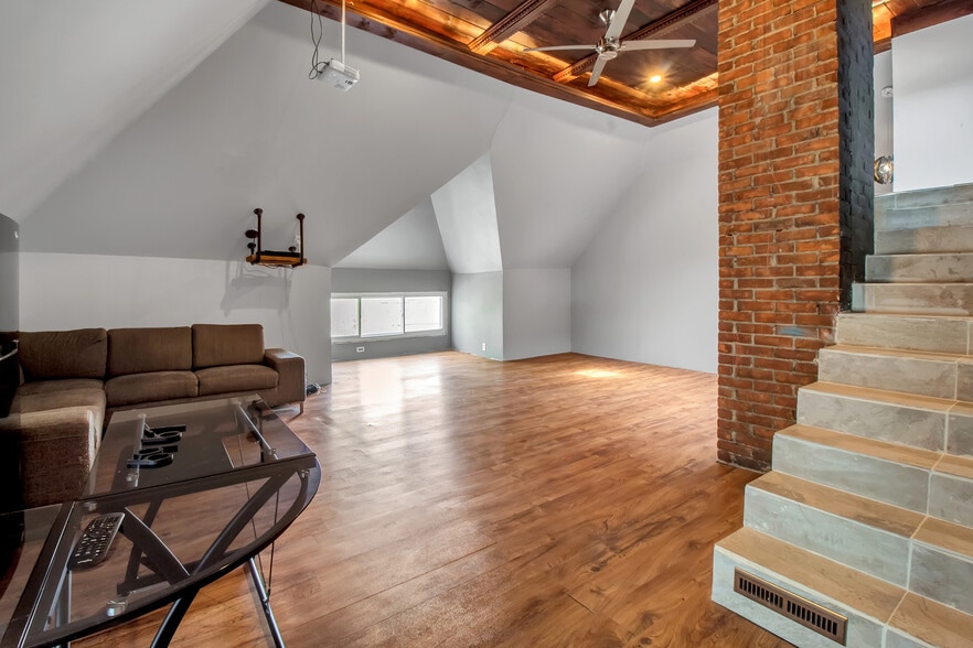 Building Photo - 67 Crescent Ave