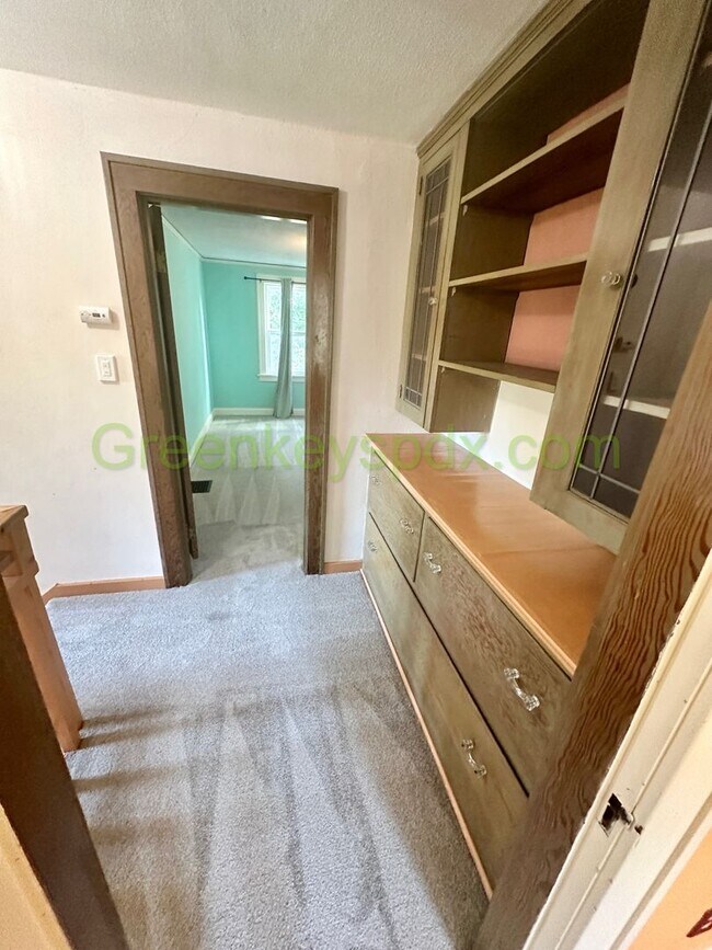 Building Photo - Wow! Amazing 3-bedroom 1-bath house with large fully fenced backyard