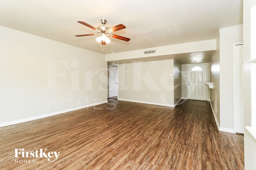 Building Photo - 2918 Rayswood Dr