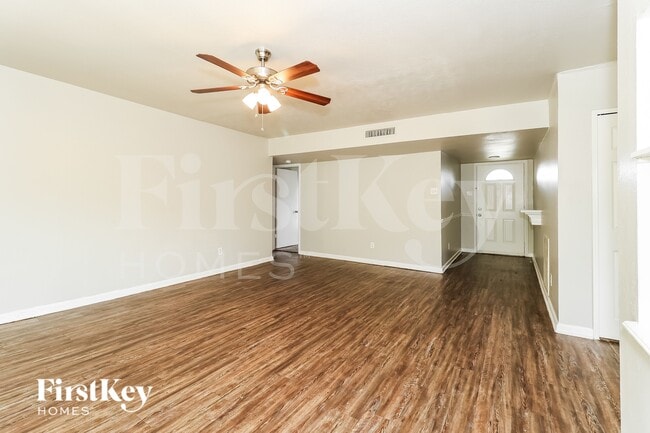 Building Photo - 2918 Rayswood Dr