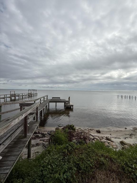 Building Photo - 1540 Riverside Dr