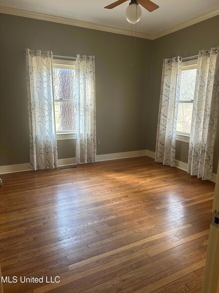 Building Photo - 3564 Cowan Pl