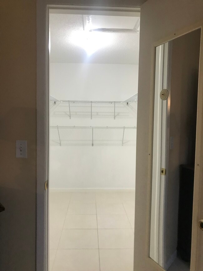 Building Photo - 2108 SE Edler Dr