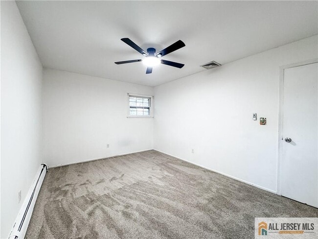 Building Photo - 742 Grove Ave