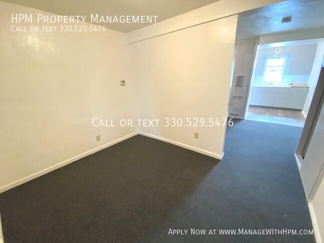 Building Photo - 1415 Yale Ave NW