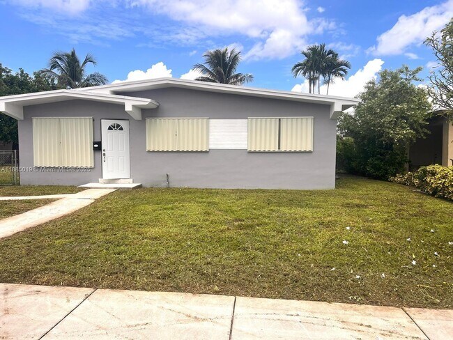 Primary Photo - 1575 W 53rd St