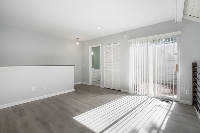 Building Photo - 2618 S Xanadu Way