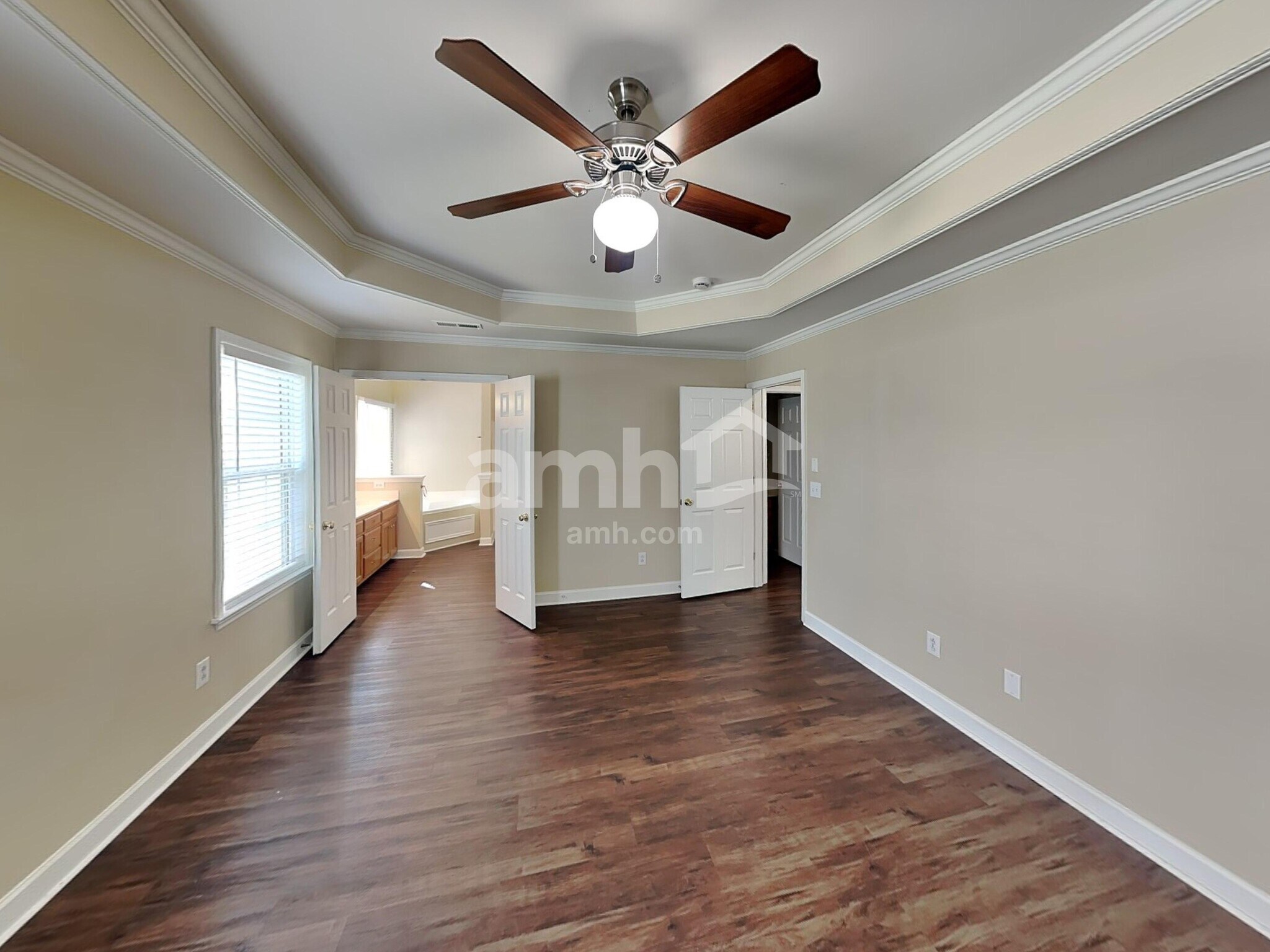 Building Photo - 2814 Sutherland Dr