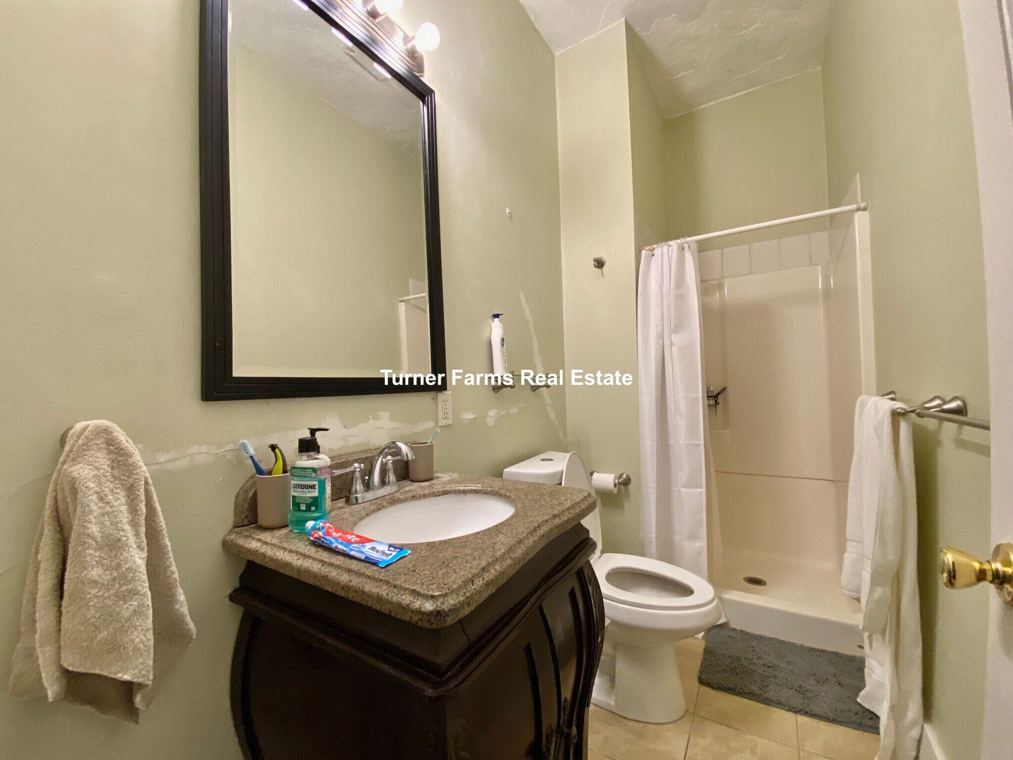 Building Photo - 139 Hillside St