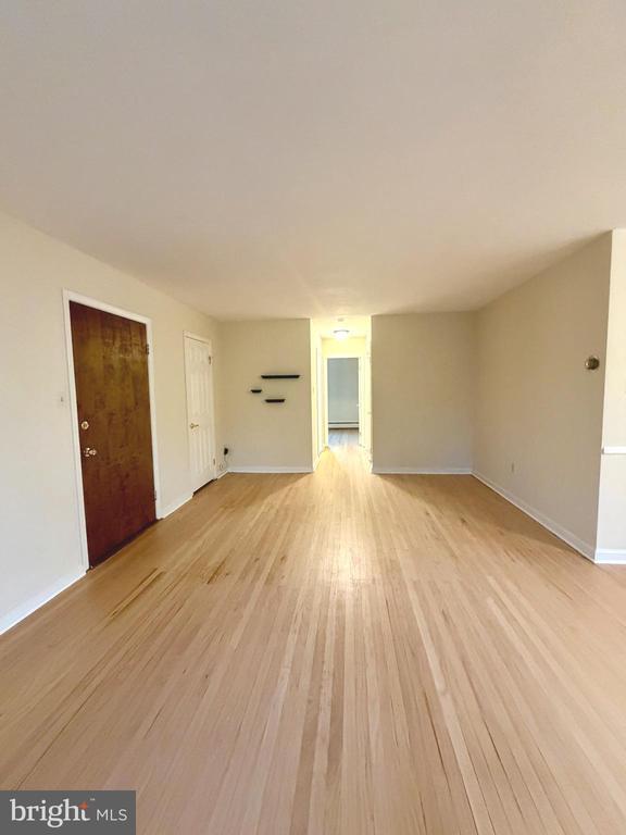 Building Photo - 61 Llanfair Rd