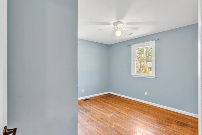 Building Photo - 707 Christine Ave