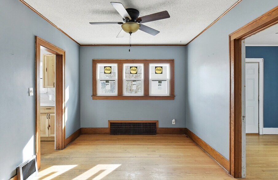 Building Photo - 4709 Shirley St