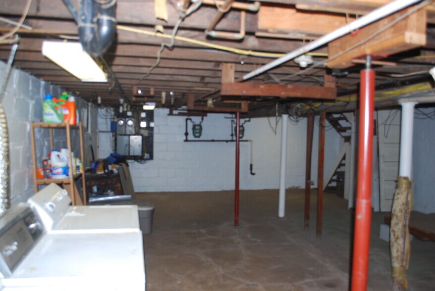 Building Photo - 220 N 4th Ave