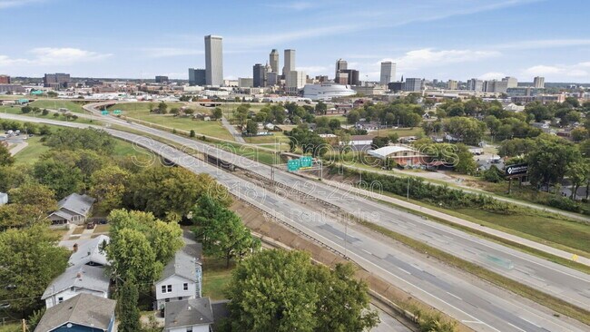 Building Photo - 1415 W Reconciliation Way