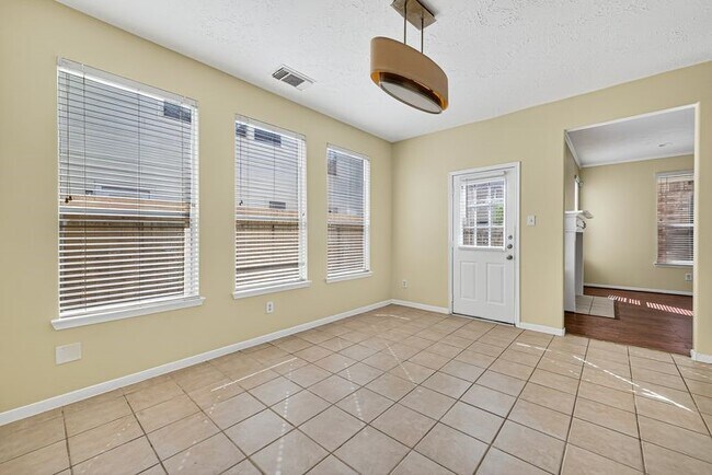 Building Photo - 7407 Hollister Ridge