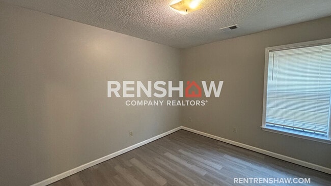 Building Photo - 4198 Meadow Valley Dr E