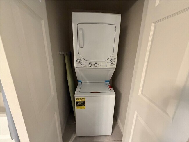 Building Photo - 1330 Old Spanish Trl