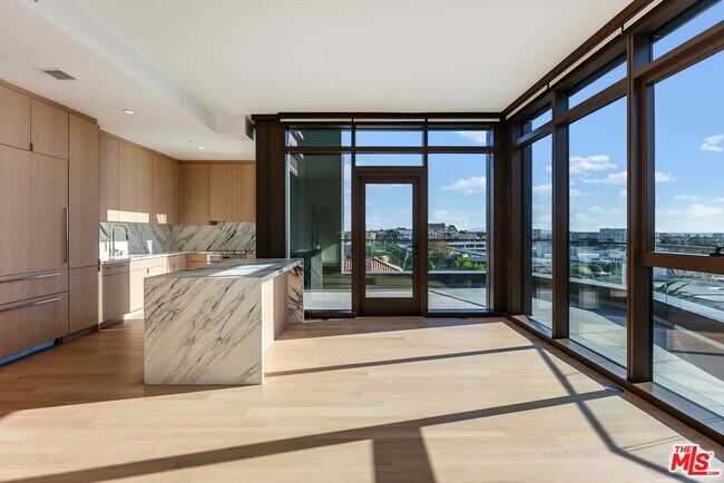 Building Photo - 700 Broadway