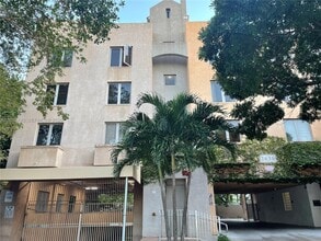 Building Photo - 2630 SW 28th St